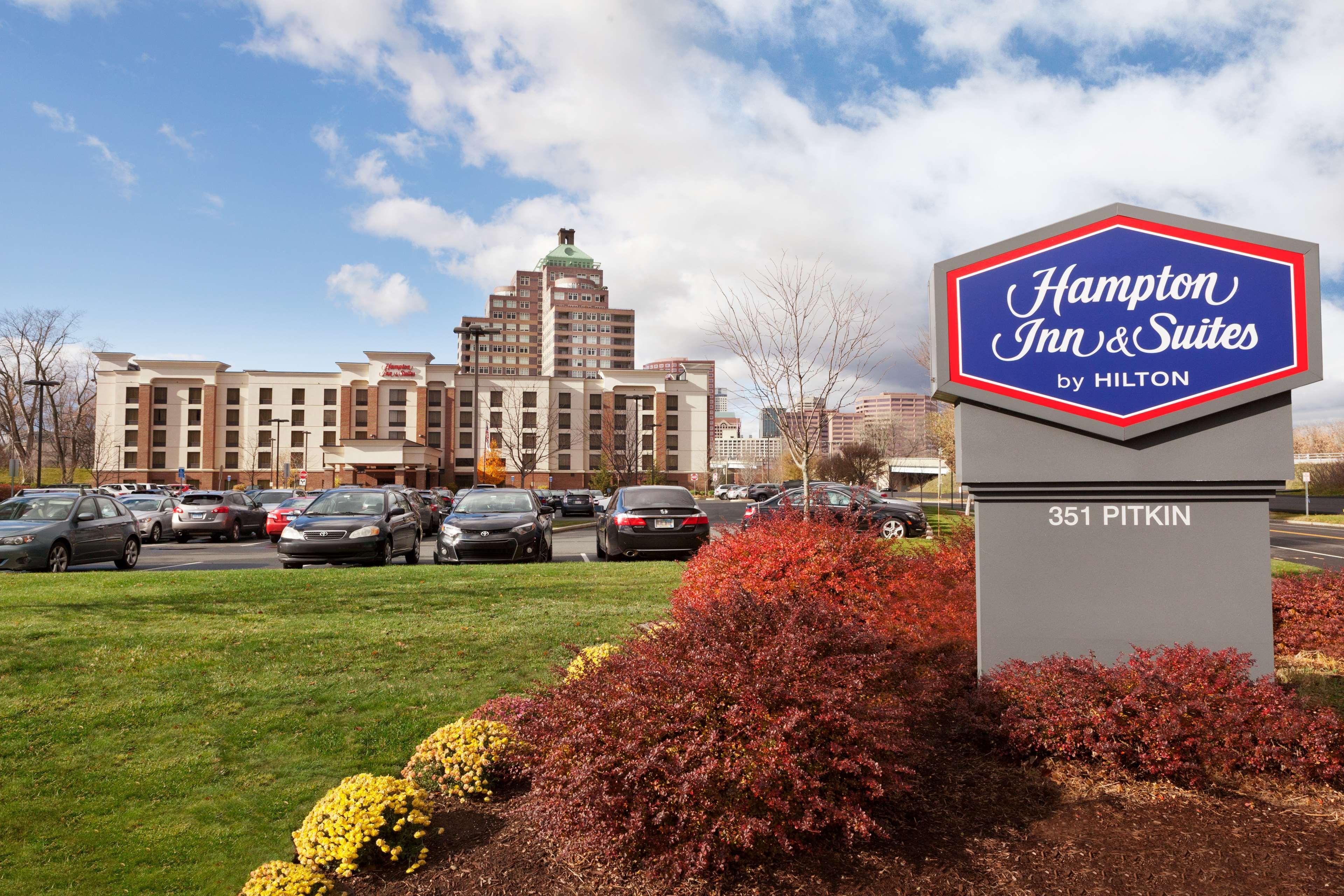 Hampton Inn & Suites Ист-Хартфорд Экстерьер фото